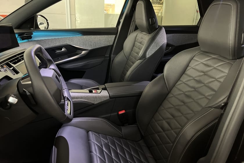 Bild 5 av Peugeot E-3008 *Nappaläder/V-hjul/Focal/Dragkrok/SE SPEC*