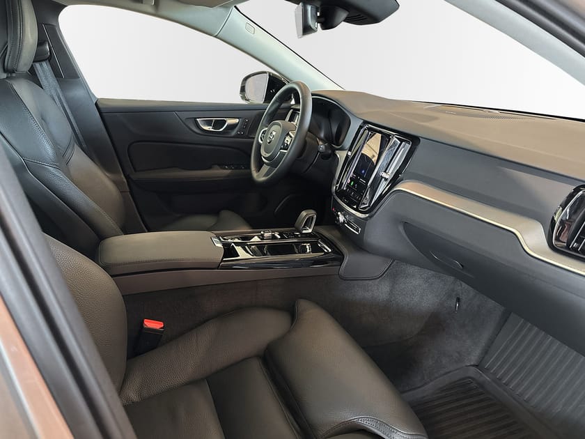 Bild 5 av Volvo V60 T6 Plus Dark Nordic Edition