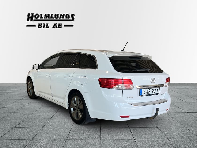 Bild 2 av Toyota Avensis Kombi 1.8  Edition 50 (147HK) drag vinterhjul