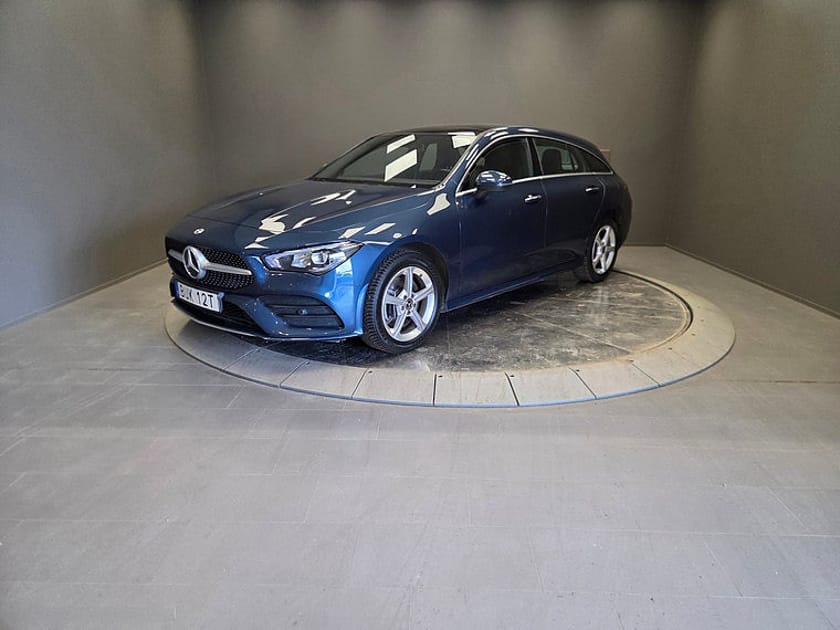 Bild 2 av Mercedes-Benz CLA 250 e Shooting Brake AMG Line Drag Panorama