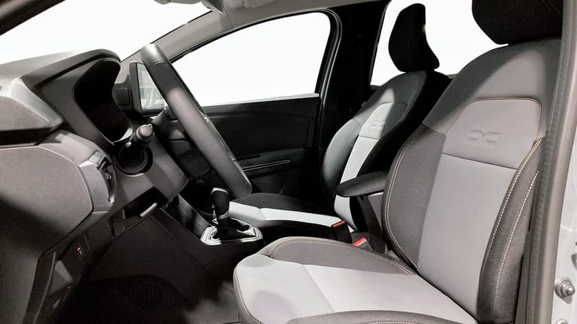 Bild 3 av Dacia Jogger 7-sätes HYBRID 140 extreme 7-sits