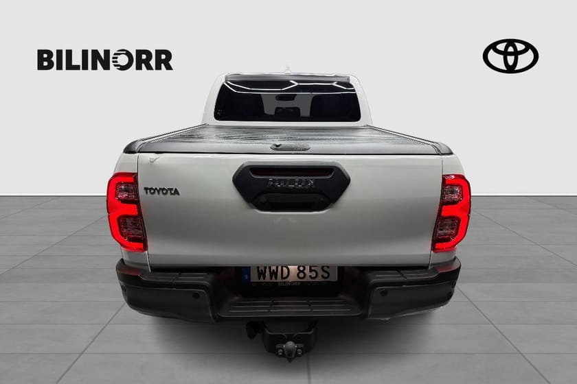 Bild 3 av Toyota Hilux Dubbelhytt 2.8 MHEV 4WD 204HK INVINCIBLE DRAG V-HJUL