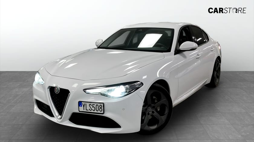 Bild 1 av Alfa Romeo Giulia 2.0 Turbo 16V SUPER 200HK KAMERA