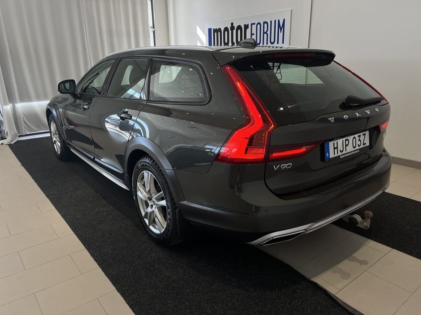 Bild 3 av Volvo V90 Cross Country D5 Momentum AWD Aut Drag