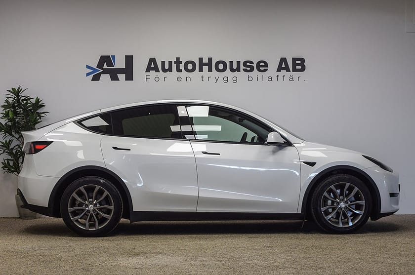 Bild 5 av Tesla Model Y Long Range AWD 514HK Ryzen Nybilsgaranti Svensksåld