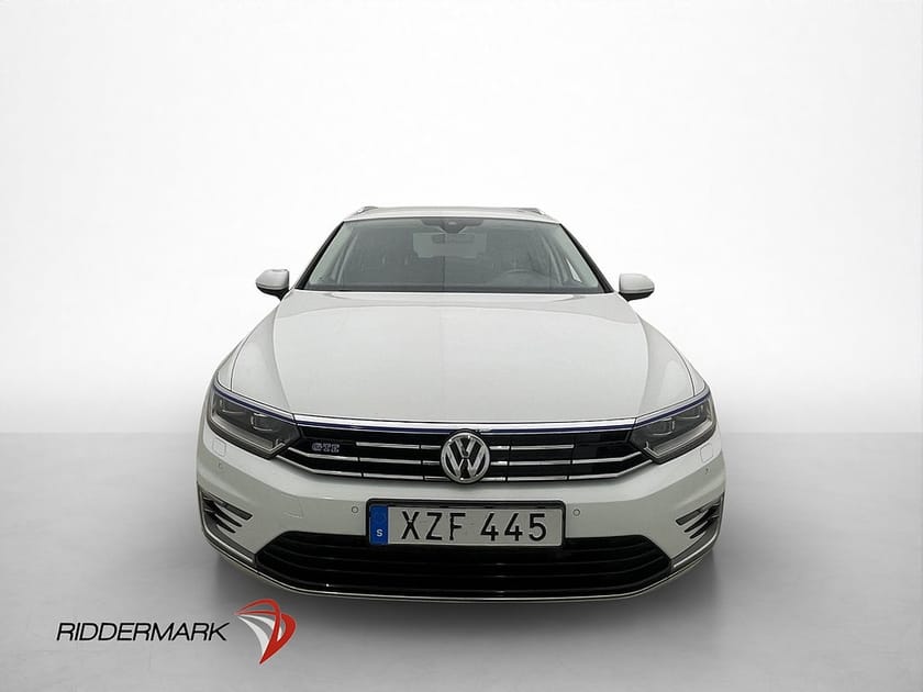 Bild 2 av Volkswagen Passat Variant GTE 1.4 TSI 218hk Cockpit B-Kamera Drag