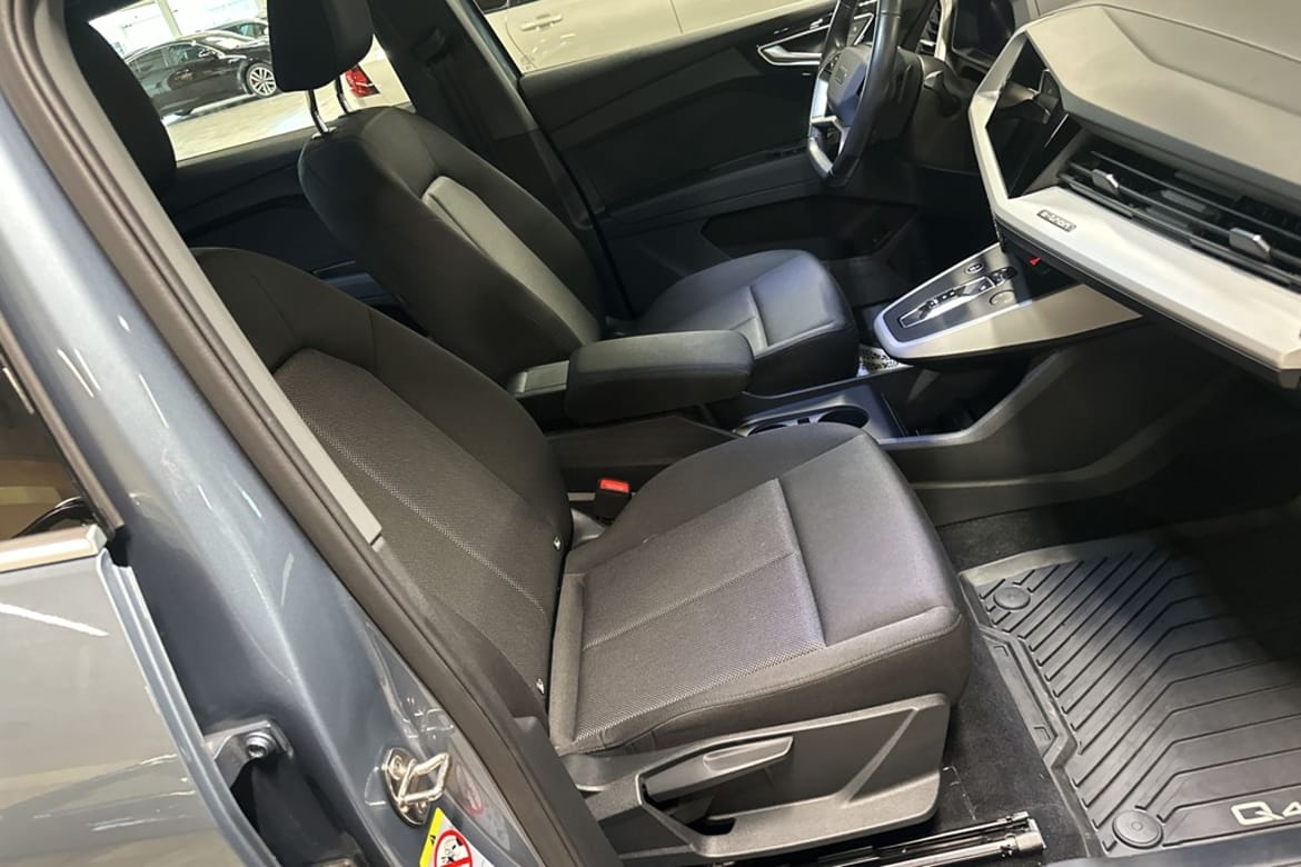 Audi Q4 e-tron 2023 - miniatyr 17