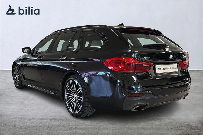 Bild 2 av BMW 540i xDrive Touring 540 M-sport | H&K | Panorama | Komfortstol m minne