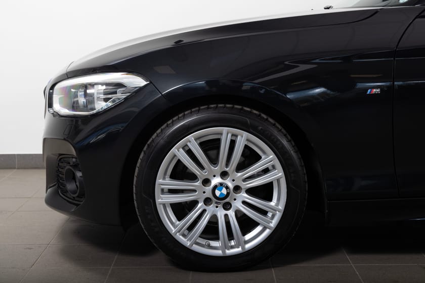 Bild 4 av BMW 118i 5-dörrars Steptronic 136hk M-Sport/Svartinnertak/Rattvärme