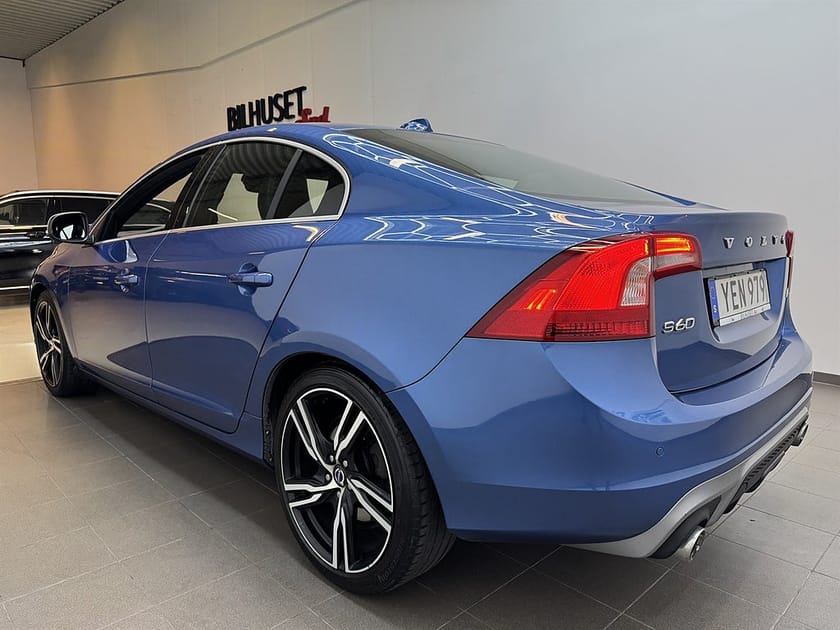 Bild 4 av Volvo S60 D4 190hk R-Design Läder/Värmare/Krok/Rattvärme/2Brukare