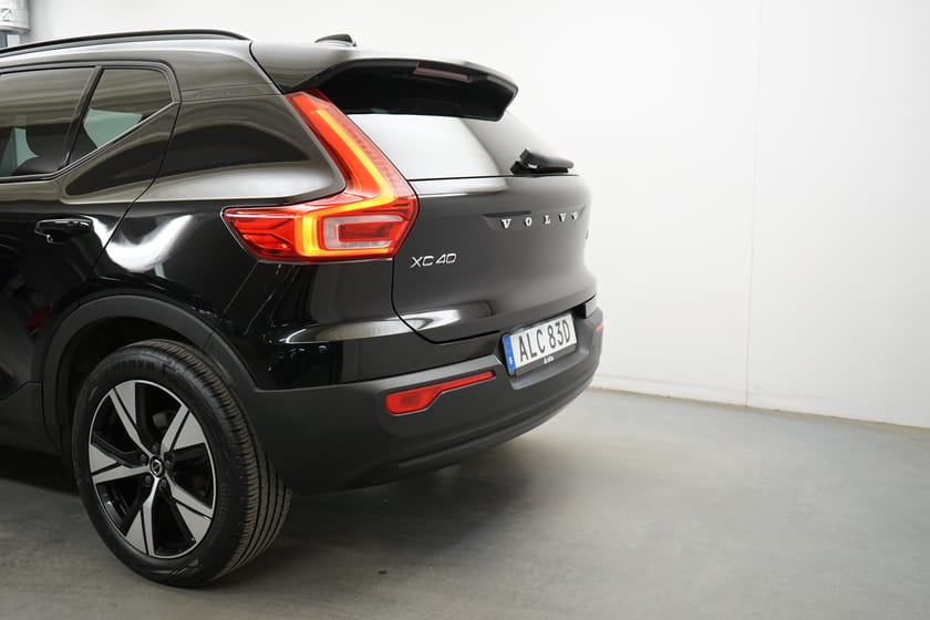 Bild 3 av Volvo XC40 Recharge T5 R-Design, Dragkrok, Baklucka elmanövrerad, Taklucka