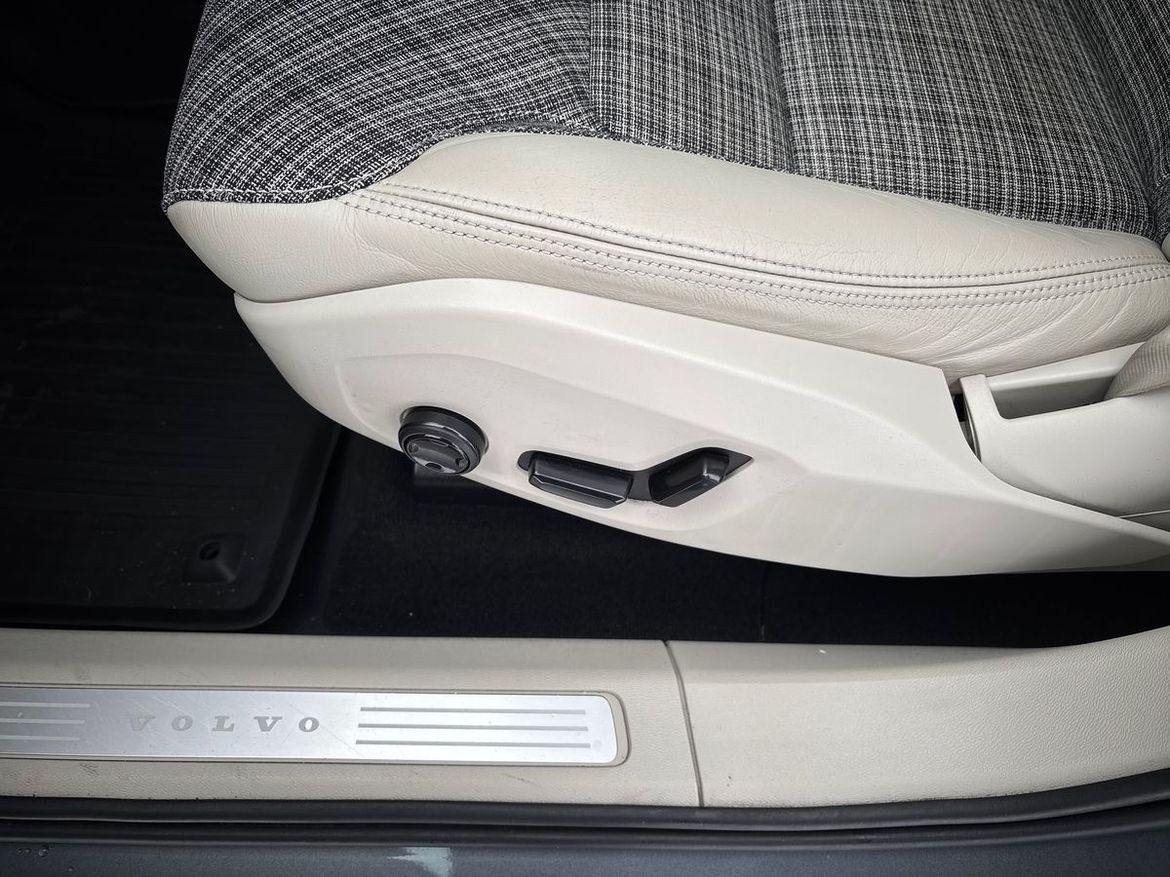 Volvo XC60 2018 - miniatyr 11