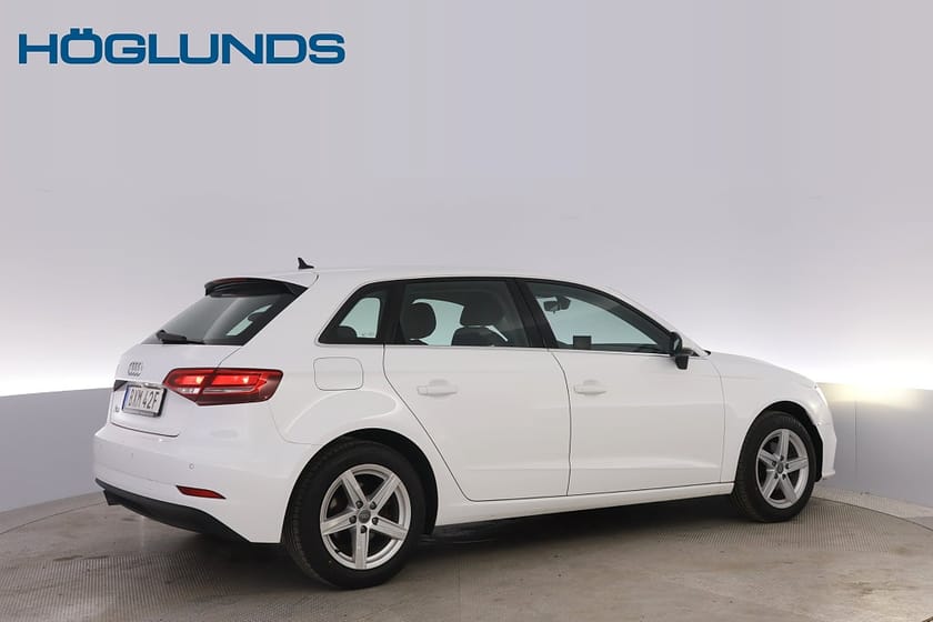 Bild 3 av Audi A3 Sportback 35 TFSI Proline P-sensorer LED V-hjul MOMS