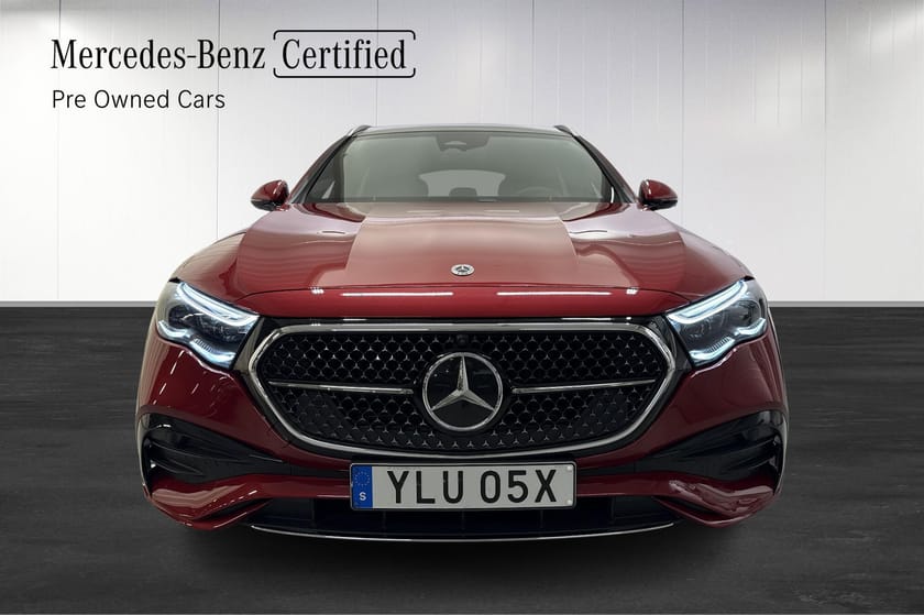 Bild 2 av Mercedes-Benz E 300 d e 4MATIC T AMG PREMIUM/ PANO/ BURM/SUPER