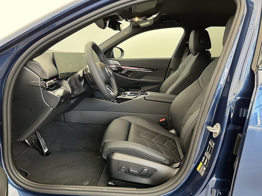 Bild 5 av BMW i5 xDrive40 Touring M Sport Pro Dragkrok B&W 19" Rattvärme