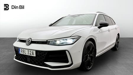 Volkswagen Passat Variant eHybrid 272HK R-Line Black / Drag / Panorama