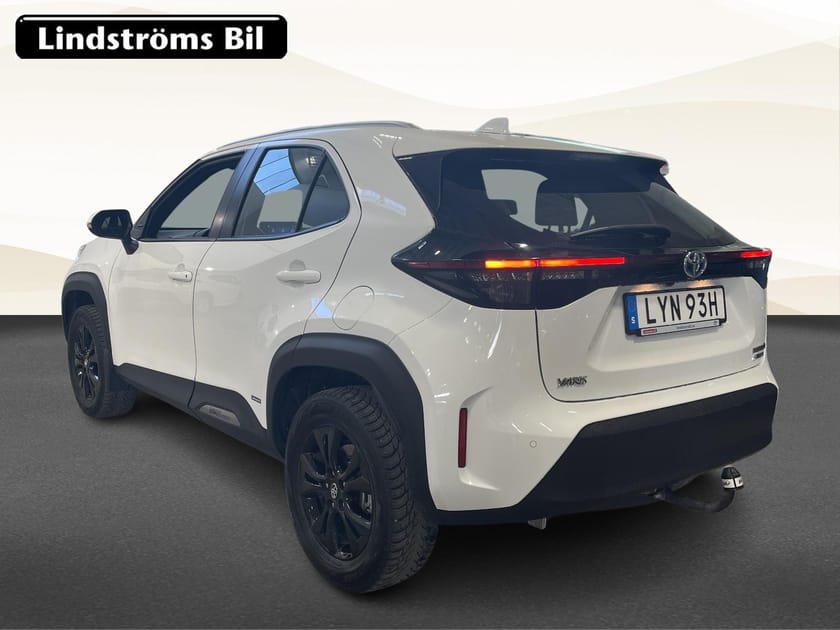 Bild 4 av Toyota Yaris Cross Hybrid AWD-i 1,5 ACTIVE PLUS SOMMAR & VINTERHJUL