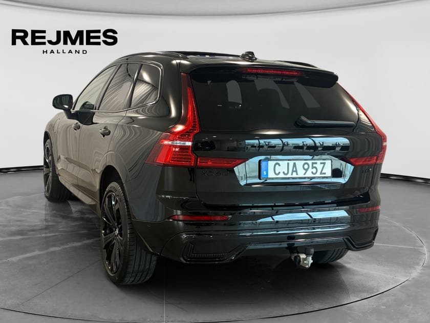 Bild 2 av Volvo XC60 T6 Plus Black Nordic Edition | Drag | 360° | Luftfjädring | H&K |