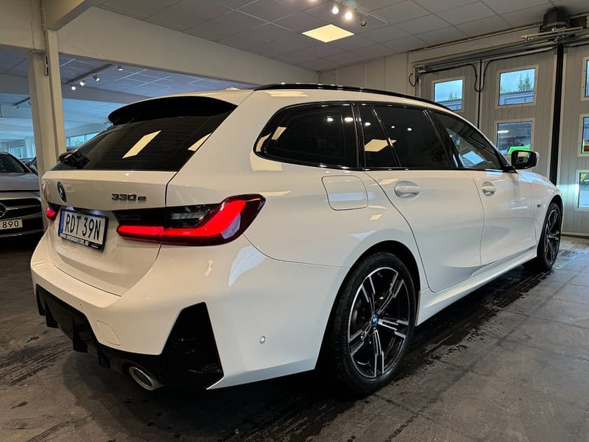Bild 4 av BMW 330e xDrive Touring M Sport Drag Gps Hi-Fi Facelift 292hk