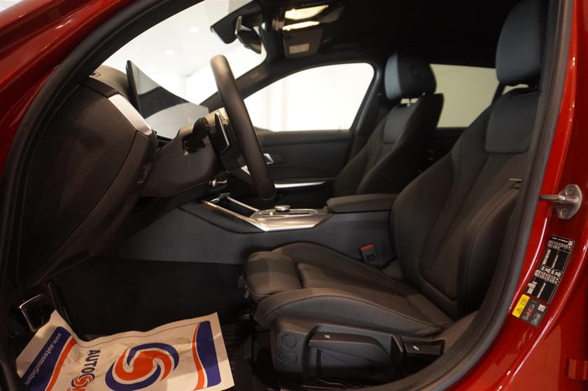 Bild 5 av BMW 330e xDrive Touring M-Sport Drag Fartpilot HiFi