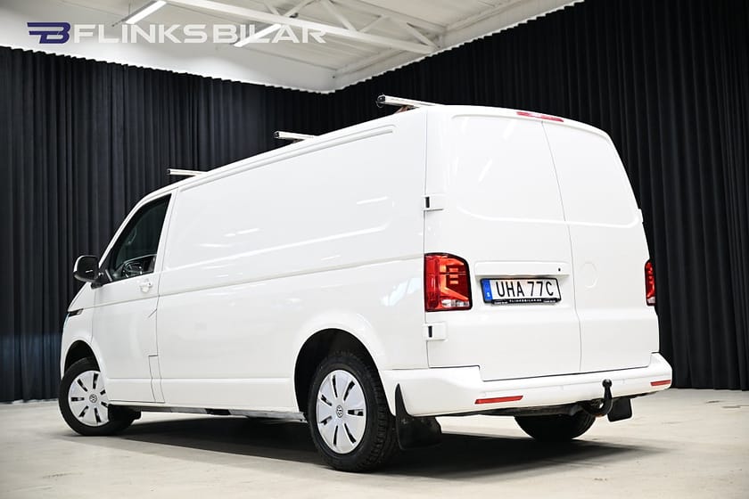 Bild 4 av Volkswagen Transporter DSG 150HK L2 Nedlackad|LED|Inredd|Dubbelgolv|NyKamrem