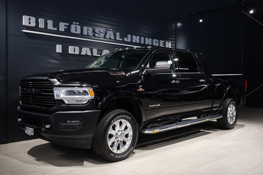 Bild 1 av RAM 2500 Mega Cab Dodge Laramie 6.7 Cummins 4x4 375hk