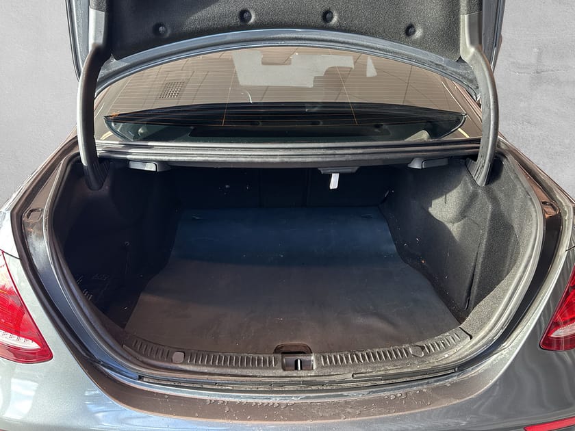 Bild 5 av Mercedes-Benz E 220 d AMG HUD D-Värmare 360° Navi