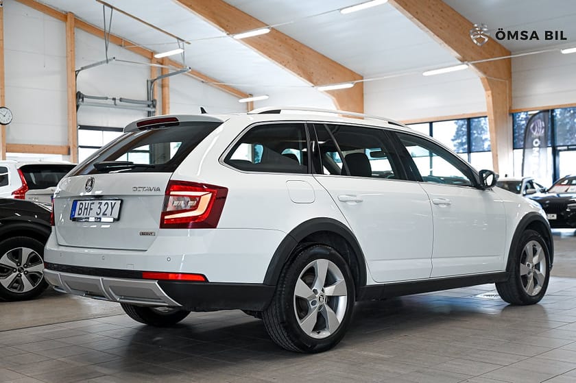 Bild 4 av Škoda Octavia Scout Skoda 2.0TDI 4x4 Premium Värmare Drag Kamrem bytt 184hk