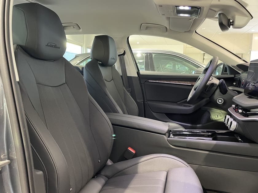 Bild 4 av Škoda Superb Kombi COMBI L&K 2,0 TDI 193 HK 7 VXL DSG 4X4