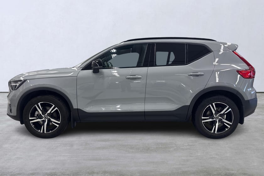 Bild 2 av Volvo XC40 B3 FWD Bensin Plus Dark