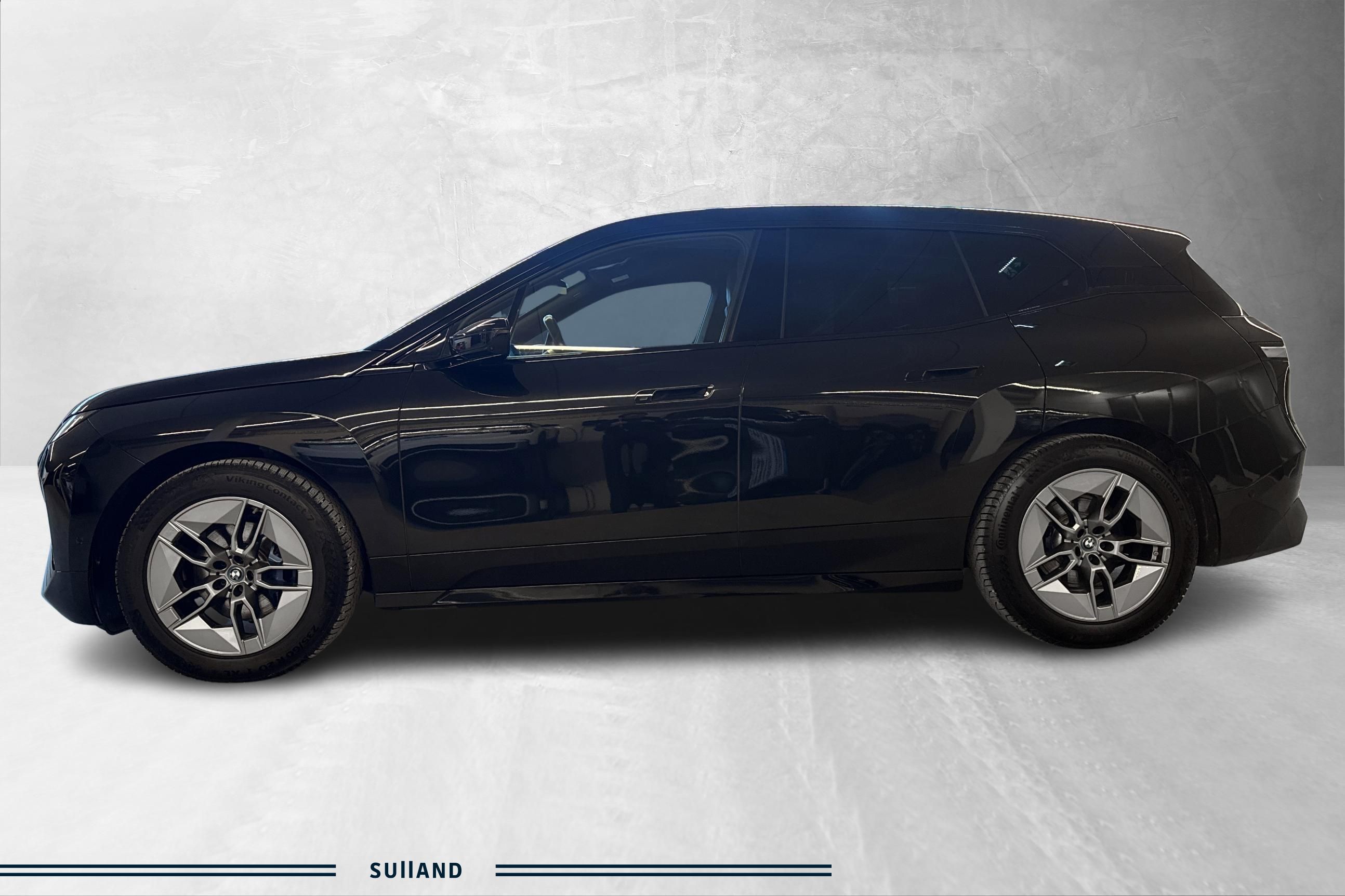 Thumnail bilde 1 av BMW iX xDrive40