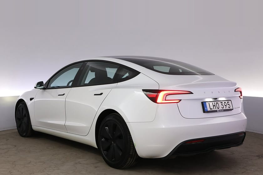 Bild 4 av Tesla Model 3 Long Range AWD Highland Autopilot Pano