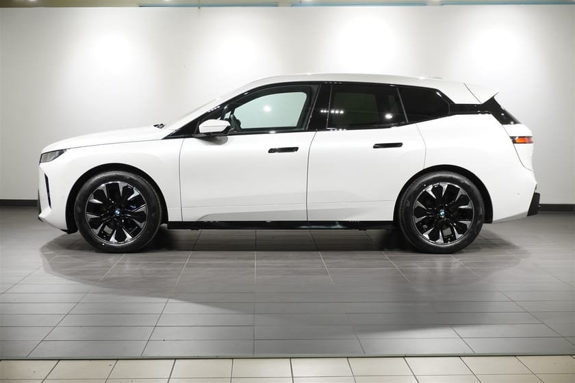 Bild 2 av BMW iX xDrive60 Charged M Sport Ed Drag DA Pro