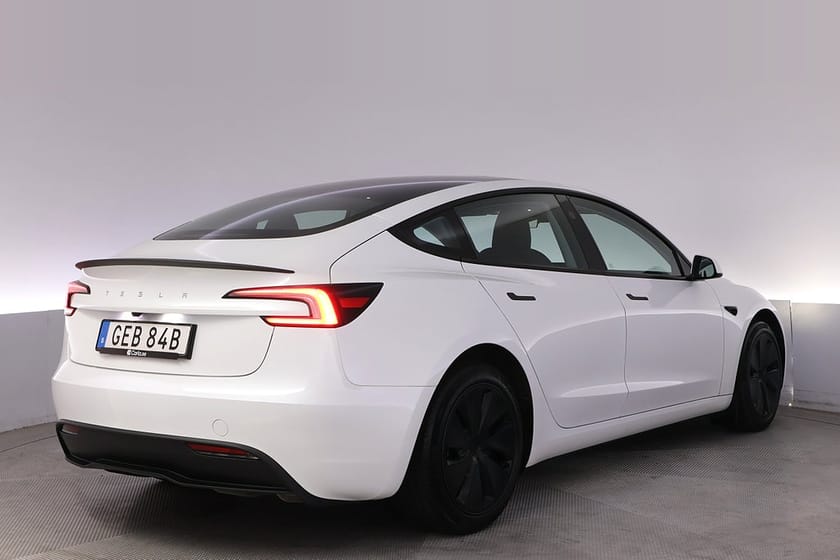 Bild 5 av Tesla Model 3 Standard Range Highland Autopilot Panorama