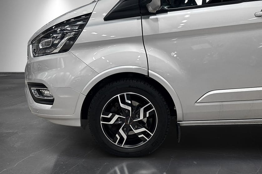 Bild 2 av Ford Tourneo Custom 320 2.0 185hk Titanium L2 Handikappanpassad