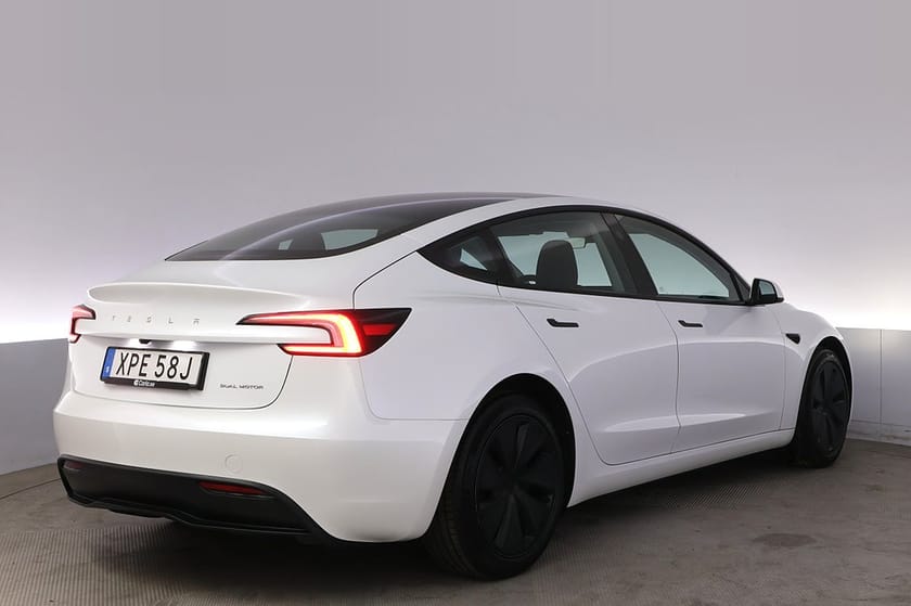 Bild 5 av Tesla Model 3 Long Range AWD Highland Autopilot Pano V-hjul