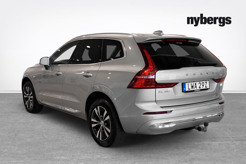 Bild 3 av Volvo XC60 Recharge T6 Core Edition, HarmanKardon/Panorama/Kamera