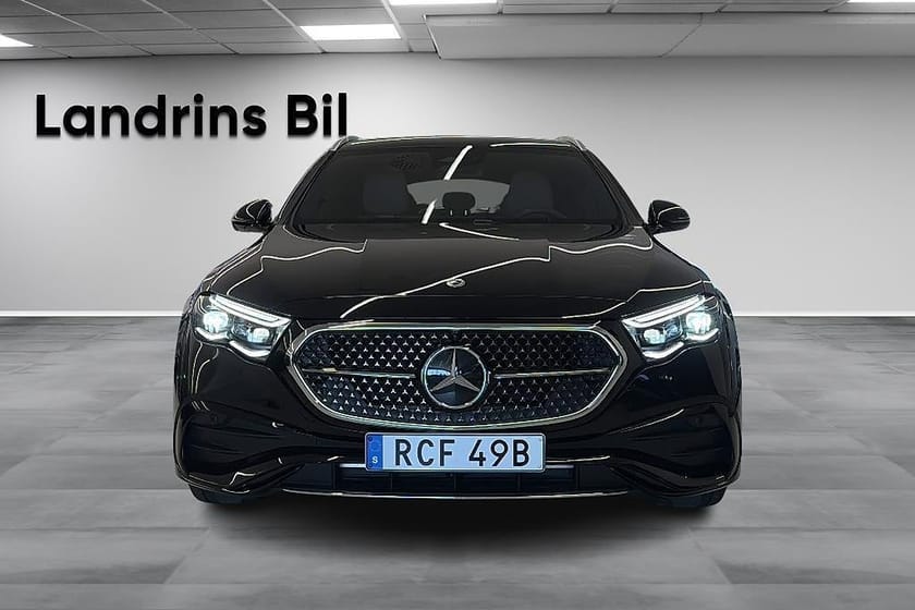 Bild 2 av Mercedes-Benz E 300 de 4MATIC T 4MATIC,AMG Premium,Drag,Panorama,Burmester,MOMS!
