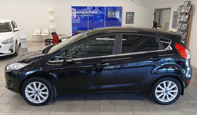 Bild 1 av Ford Fiesta Titanium 100hk Automat 2.415mil 1ägare Kamrem bytt