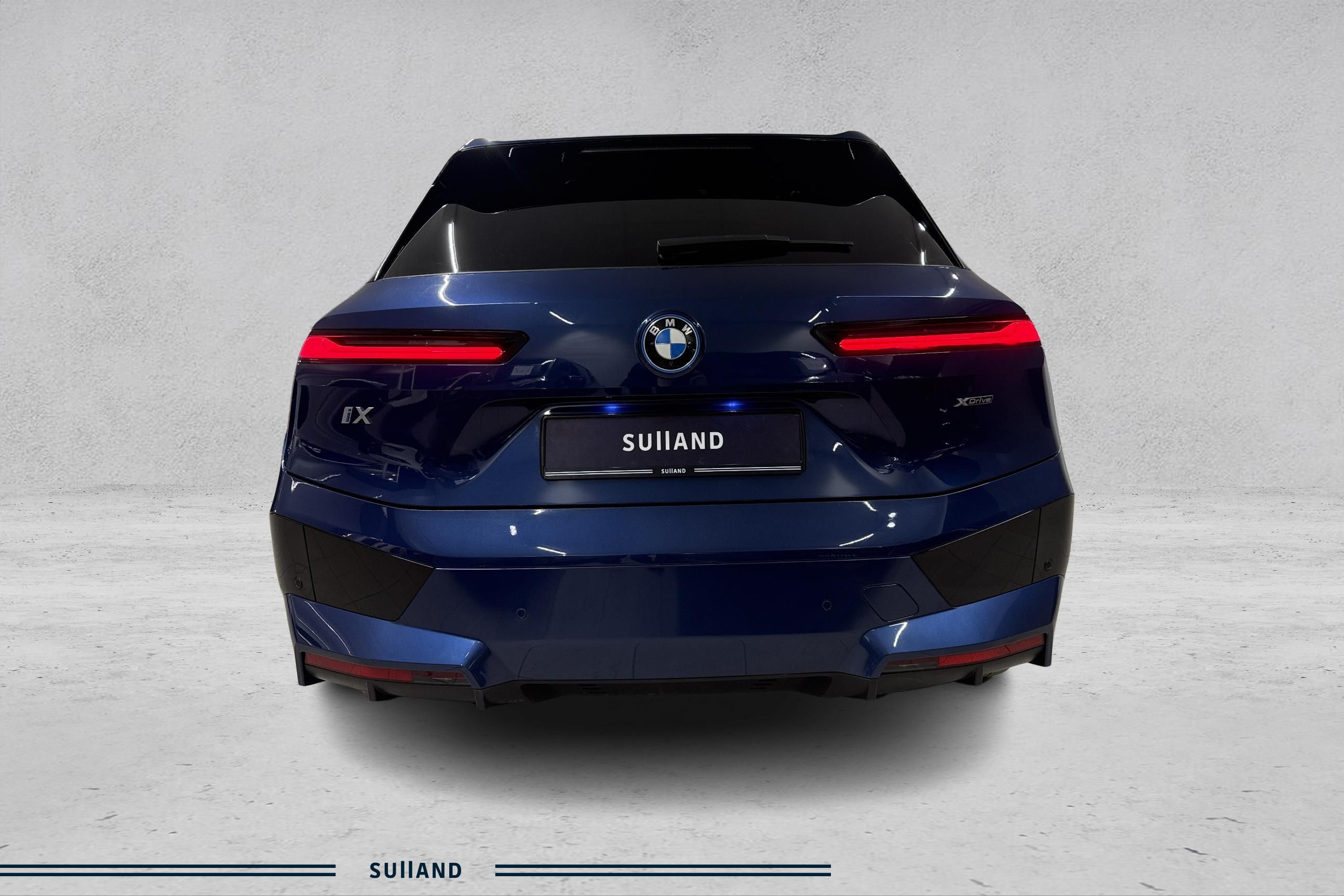 Thumnail bilde 3 av BMW iX xDrive50