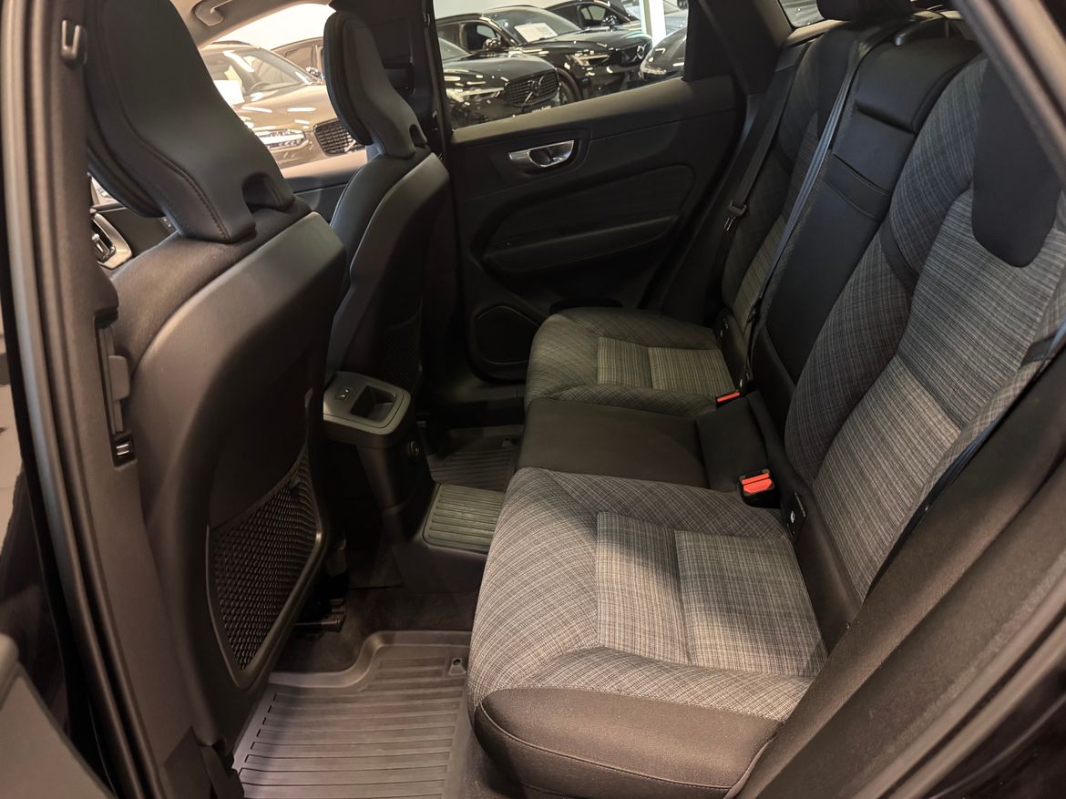 Volvo XC60 2023 - miniatyr 7