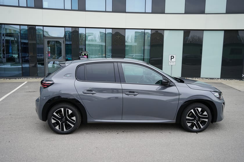 Bilde 3 av Peugeot e-208 e208 GT / "fullutstyrt"