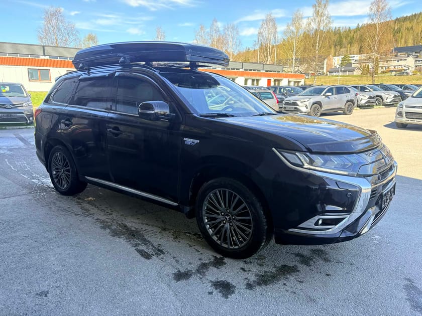 Bilde 5 av Mitsubishi Outlander PHEV Glasstak I Skinn I LED bar I Kompl. service