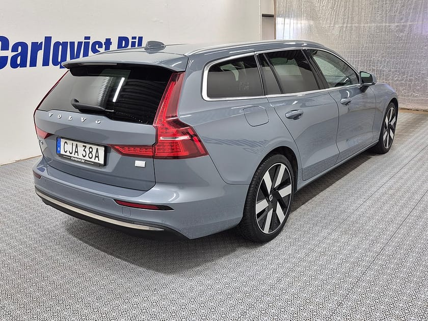 Bild 4 av Volvo V60 T6 Recharge Core Bright plug in AWD 350HK 4x4