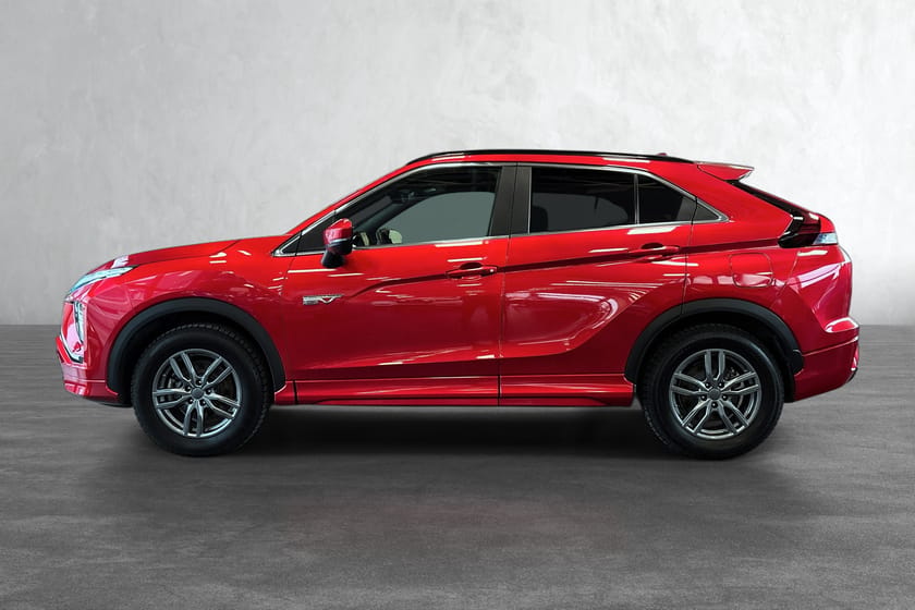 Bilde 2 av Mitsubishi Eclipse Cross PHEV Instyle+/ 4WD/ Skinn/ Takluke/360 Kamera/ H.feste