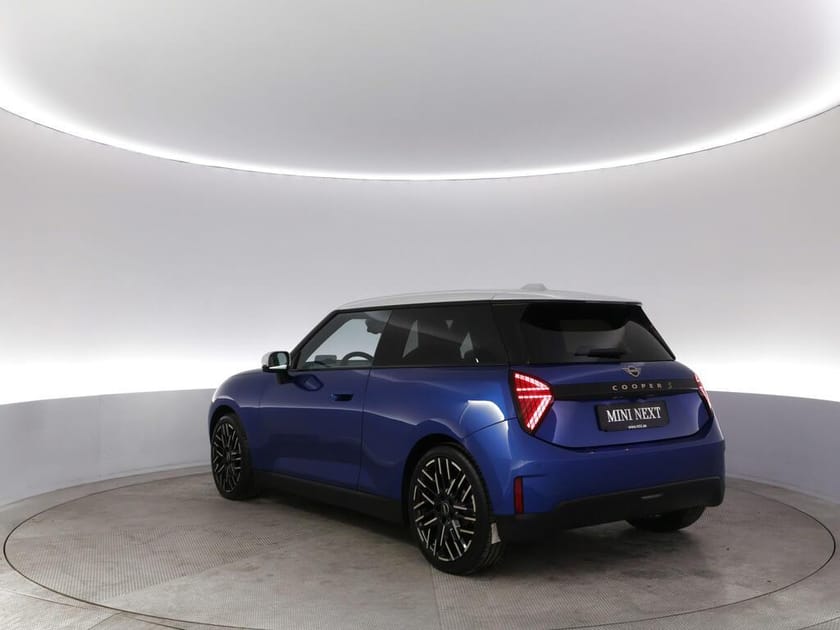 Bild 4 av MINI Cooper SE Favoured Trim, Paket XL, V-hjul ingår!