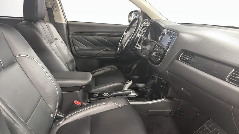 Bild 3 av Mitsubishi Outlander PHEV 4wd/ Dragkrok