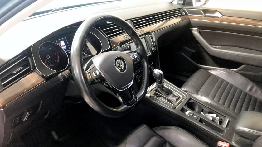 Bild 4 av Volkswagen Passat Sedan 2.0 TDI 4Motion DSG 190hk Executive Drag