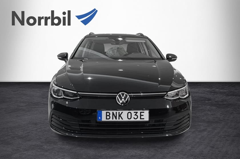 Bild 2 av Volkswagen Golf Sportscombi eTSI 130 Backkamera Sportstolar