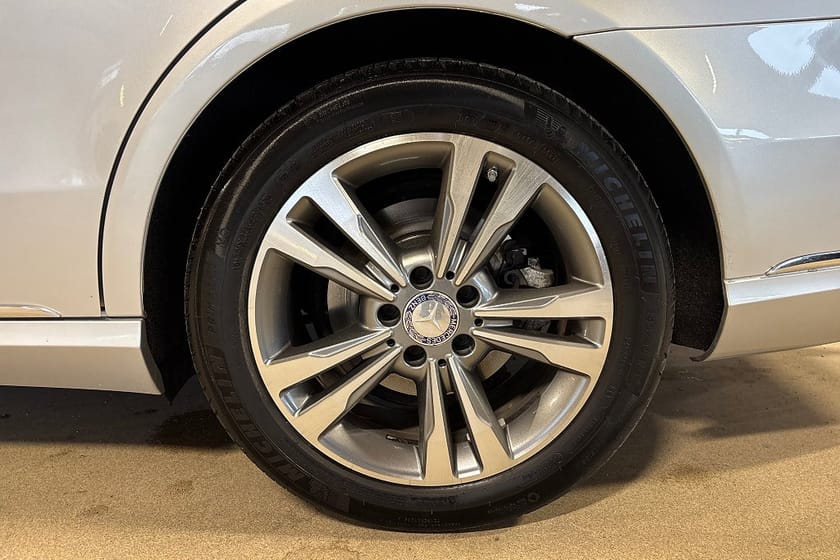 Bild 5 av Mercedes-Benz E 350 T BlueTEC 4MATIC / Drag / Navi / Backkamera / Bluetooth